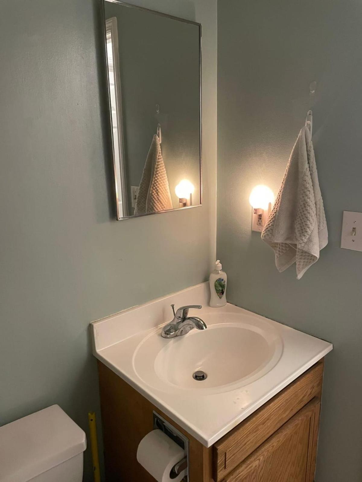 & Play Red Adult In Williamsburg Apartment *